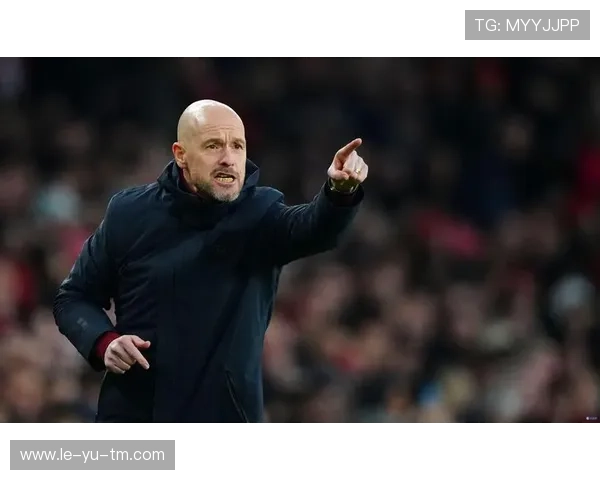 滕哈赫战术革新:从防守反击到控球压迫,曼联新风潮